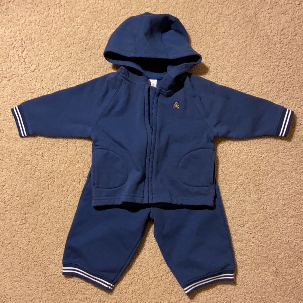 Baby Gap Sweat Suit (3-6 months)